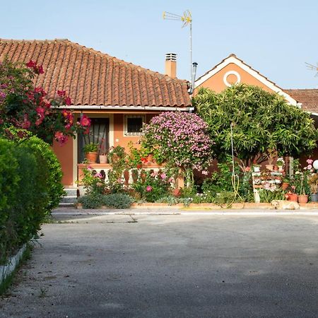 Villa Rose Garden Melíkia Exterior foto